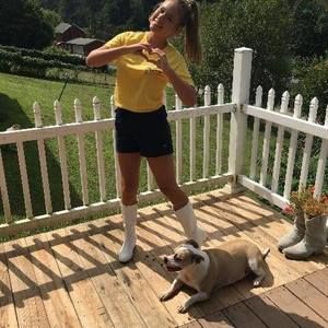 Meet your Posher, Chloe